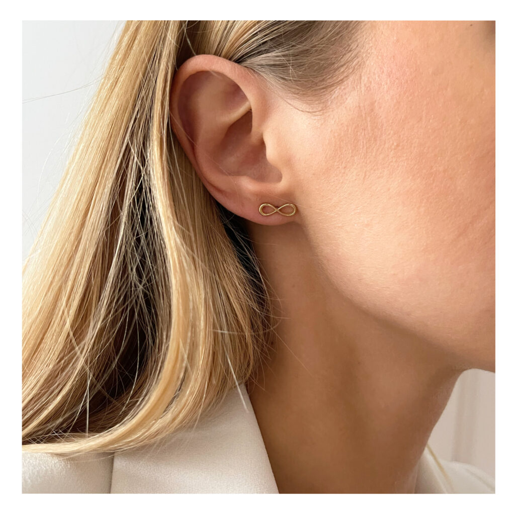 Kolczyki pozłacane na zatyczkę, nieskończoność Infinity