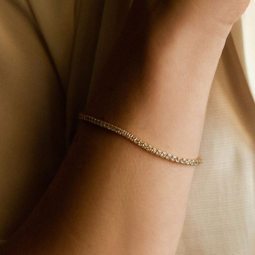 Bransoletka pozłacana z cyrkoniami na całej długości Charlotte