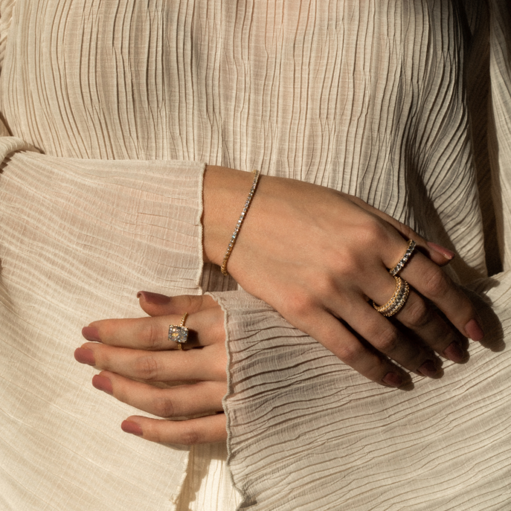 Bransoletka pozłacana z cyrkoniami na całej długości Charlotte