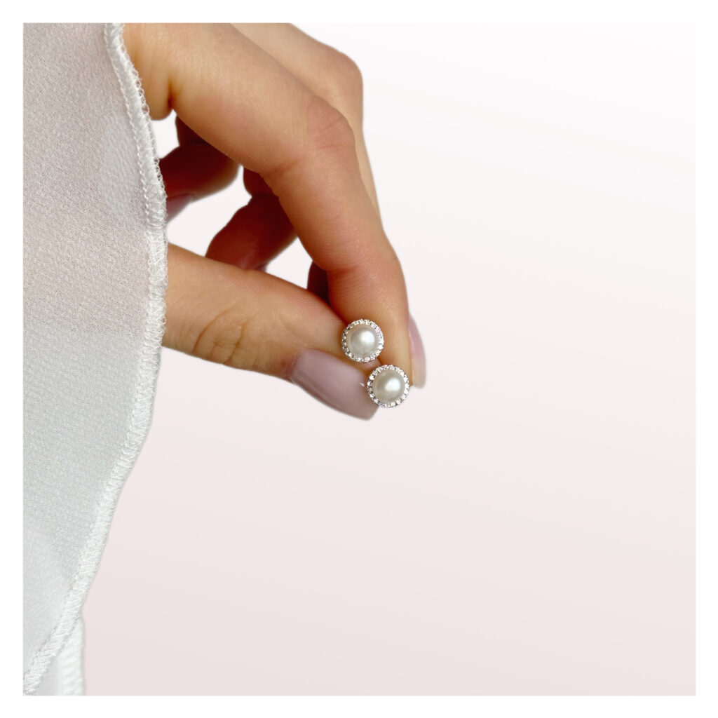 Kolczyki srebrne na zatyczkę z cyrkoniami i perłą Pearls