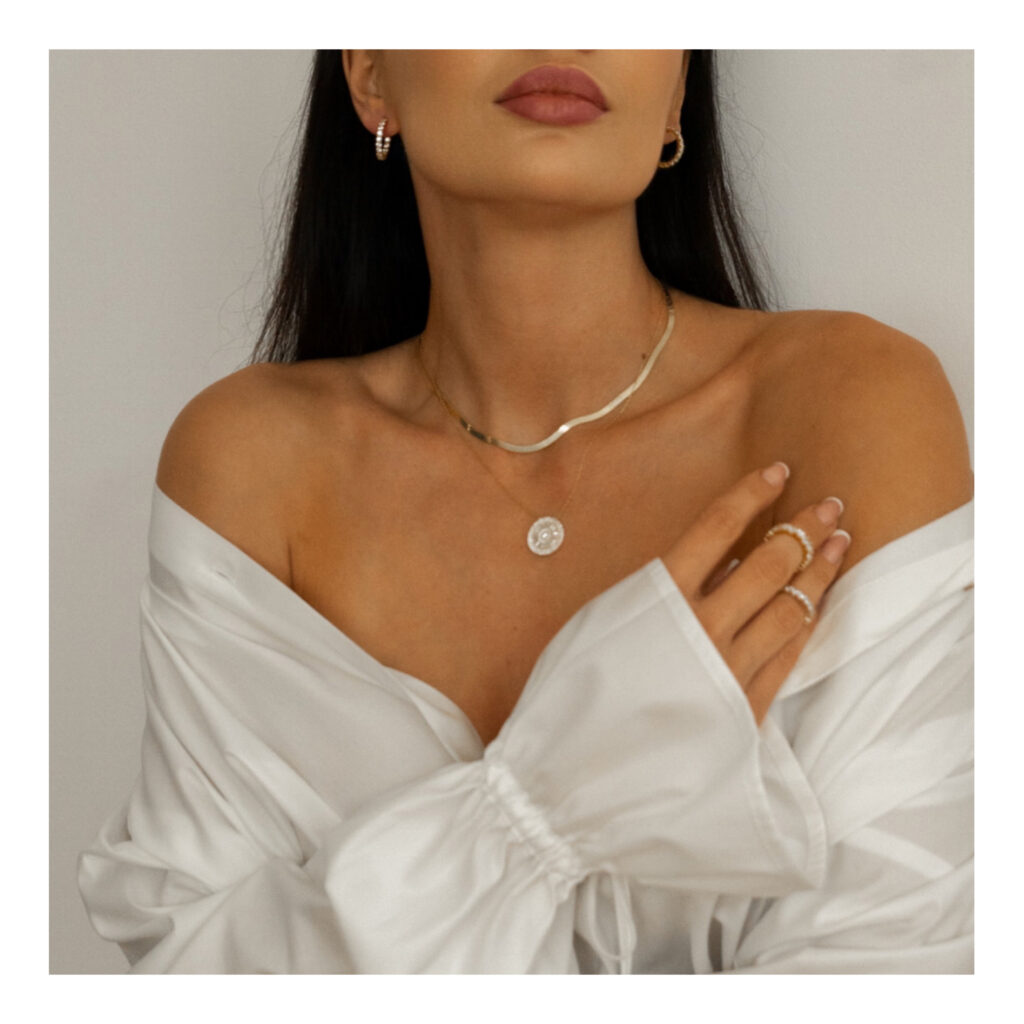 Naszyjnik bogato zdobiony cyrkoniami, pokryty złotem 18k Scarlett