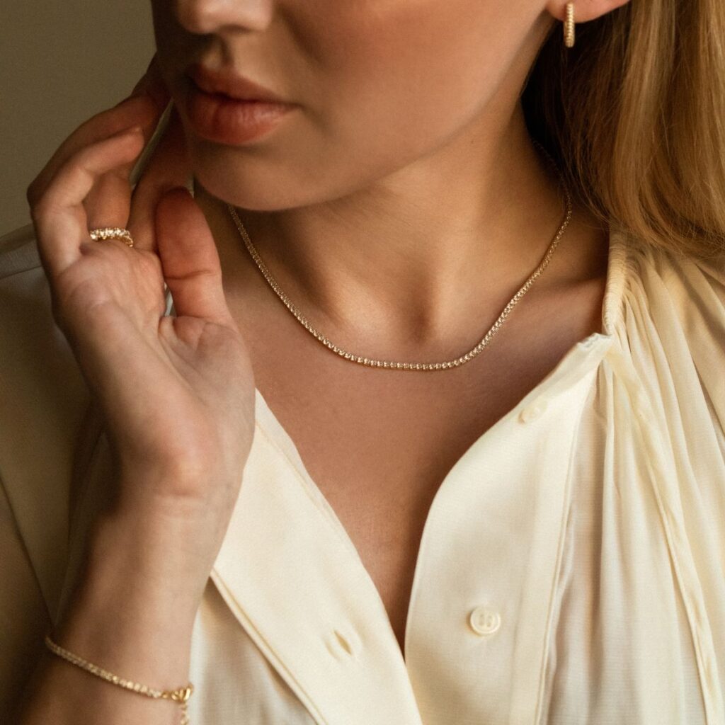 Naszyjnik pozłacany ozdobiony na całości cyrkoniami Charlotte