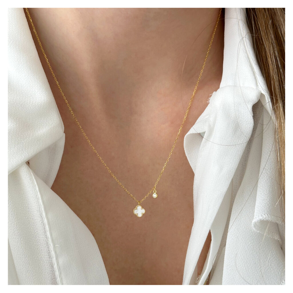 Naszyjnik pozłacany z białą koniczyną marokańską Maroko