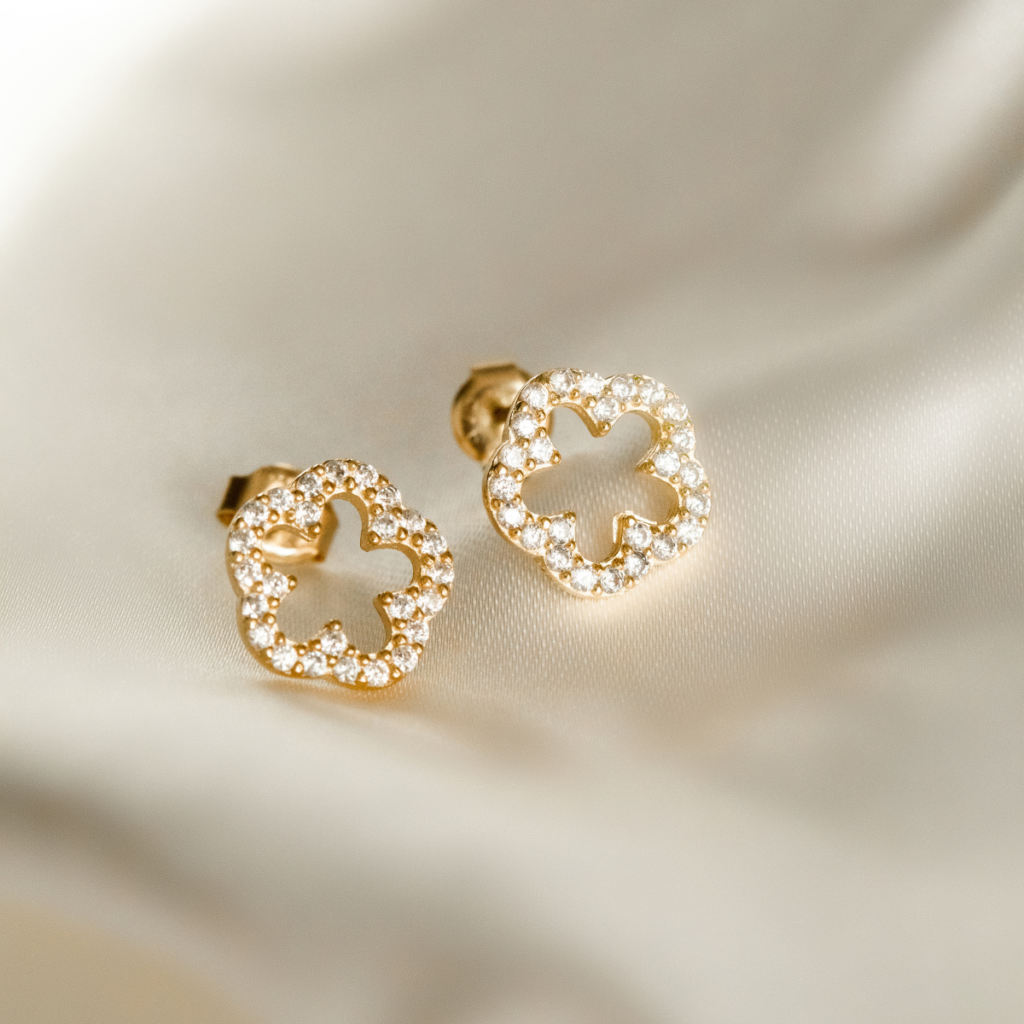 Kolczyki pozłacane na zatyczkę kwiaty z cyrkoniami Blush