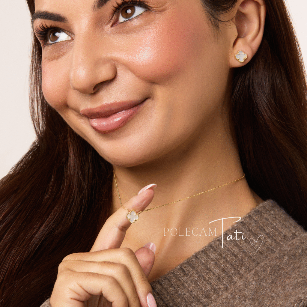 Naszyjnik pozłacany z białą koniczyną marokańską Maroko White