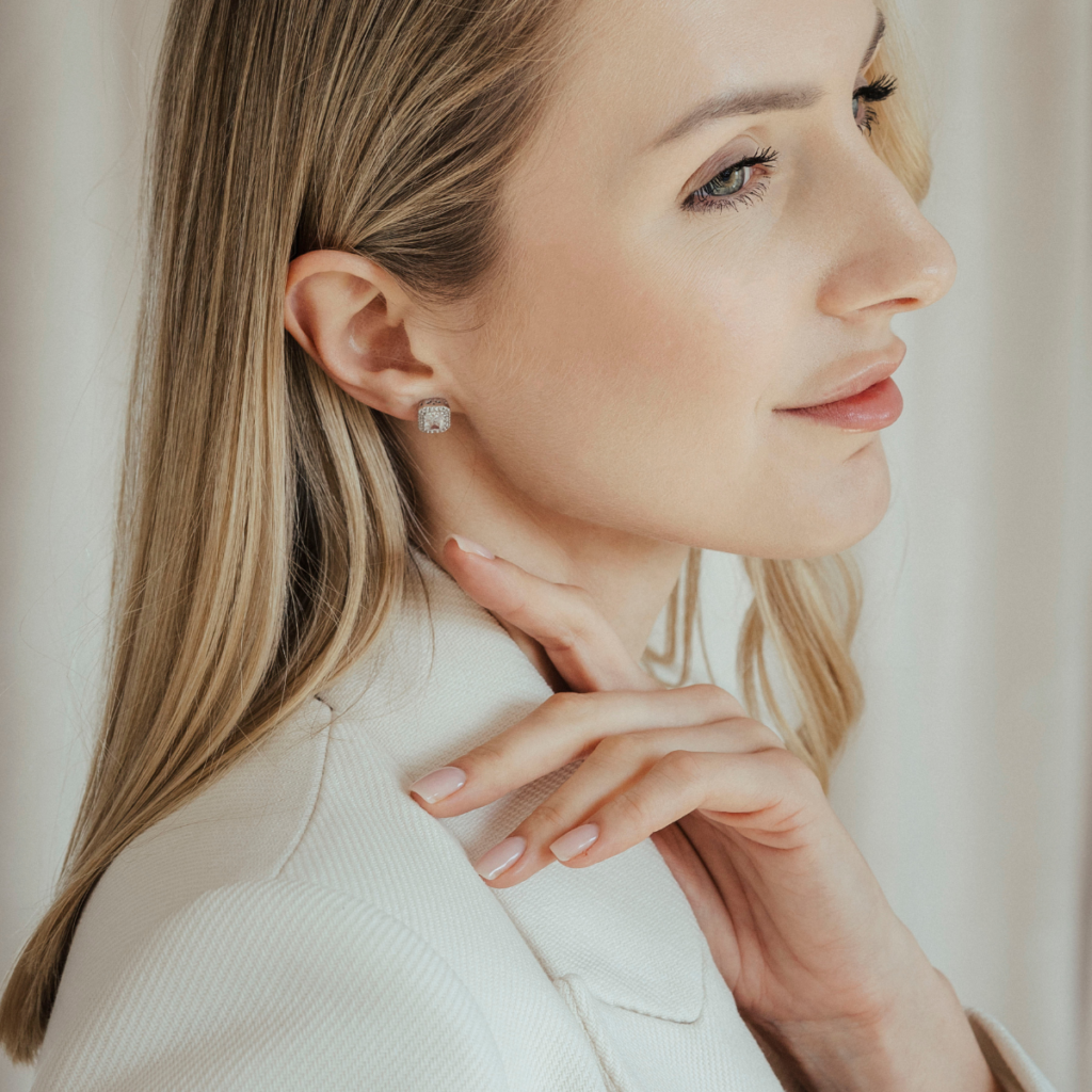 Kolczyki srebrne na zatyczkę z cyrkoniami Glamorous (1)