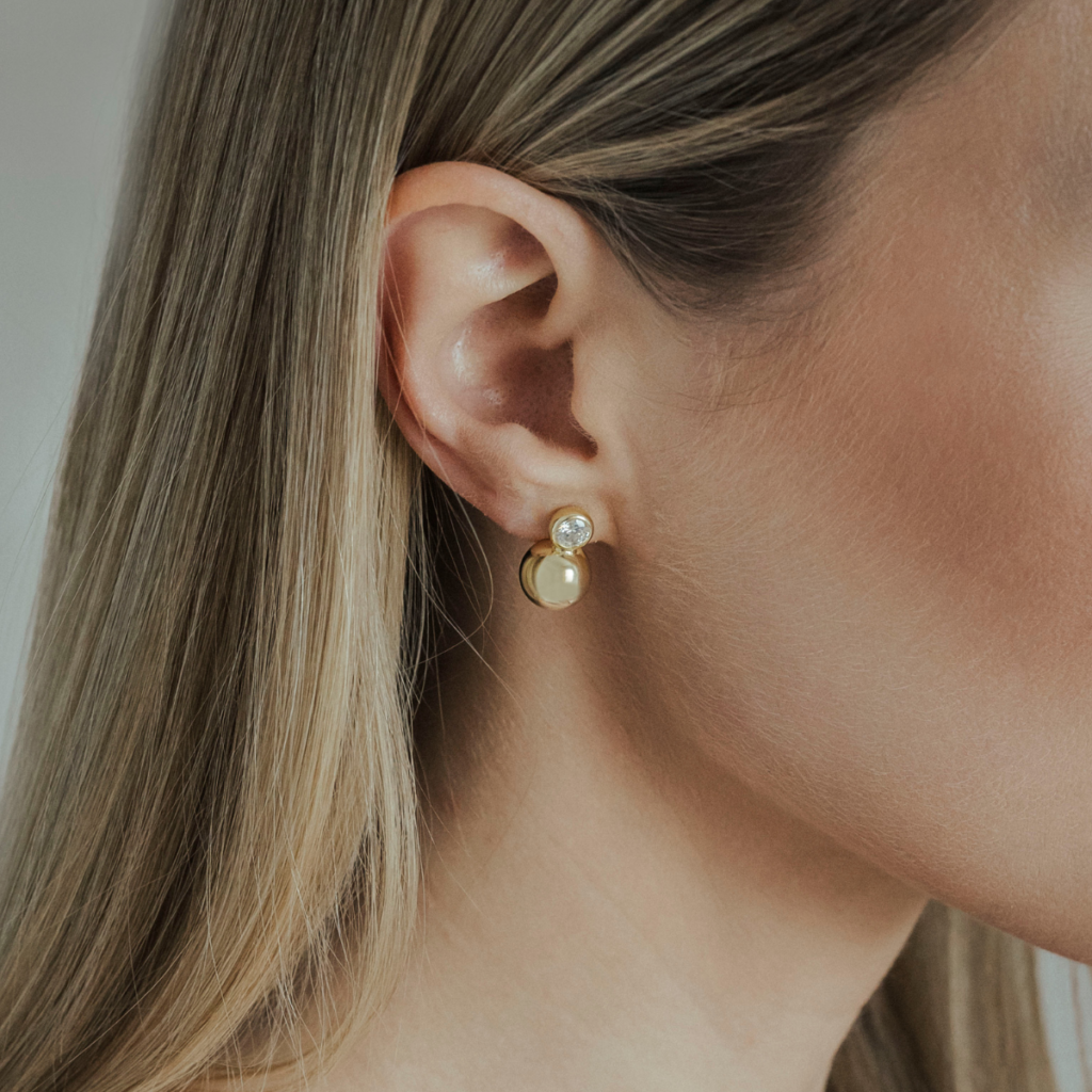 Kolczyki pozłacane na zatyczkę z Moissanitem i kuleczką Marlin (3)