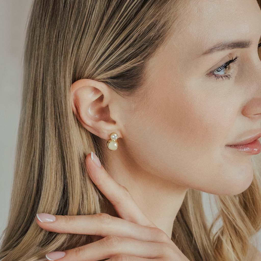 Kolczyki pozłacane na zatyczkę z Moissanitem i kuleczką Marlin (4)