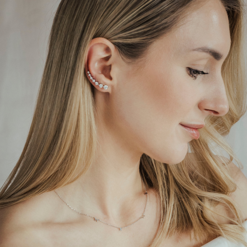 Kolczyki pozłacane nausznica z moissanitem Cassie (4)