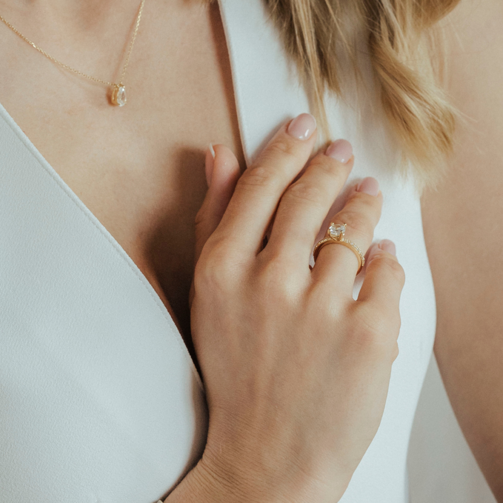 Pierścionek pozłacany bogato zdobiony cyrkoniami Margaret (4)