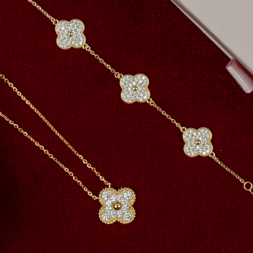 Bransoletka pozłacana ozdobiona koniczyną marokańską i cyrkoniami Calla