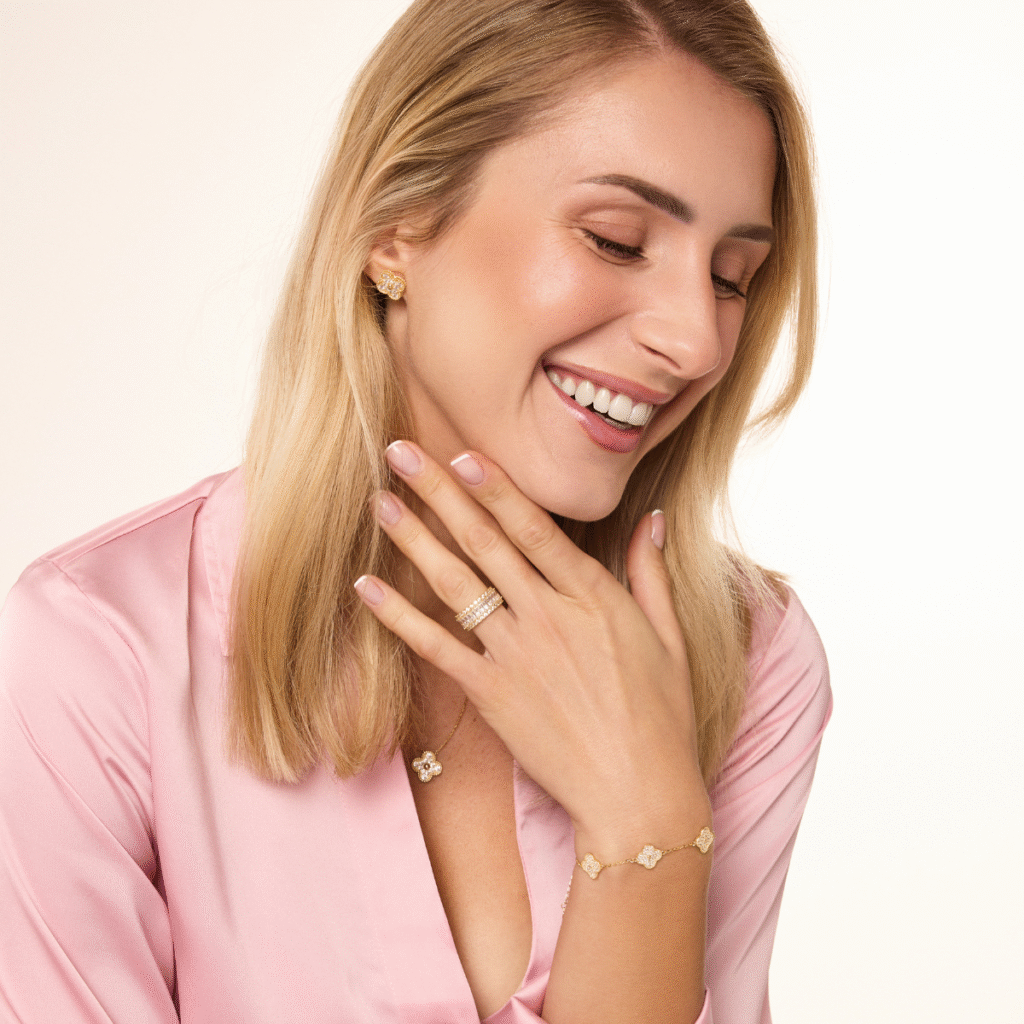 Naszyjnik pozłacany z cyrkoniami koniczyna marokańska Calla