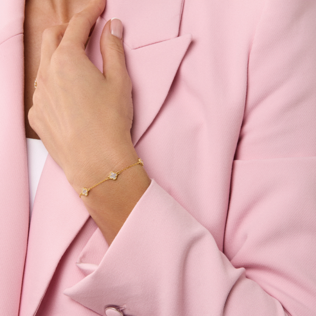 Bransoletka pozłacana z koniczyna marokańska z masą perłową Maroko White