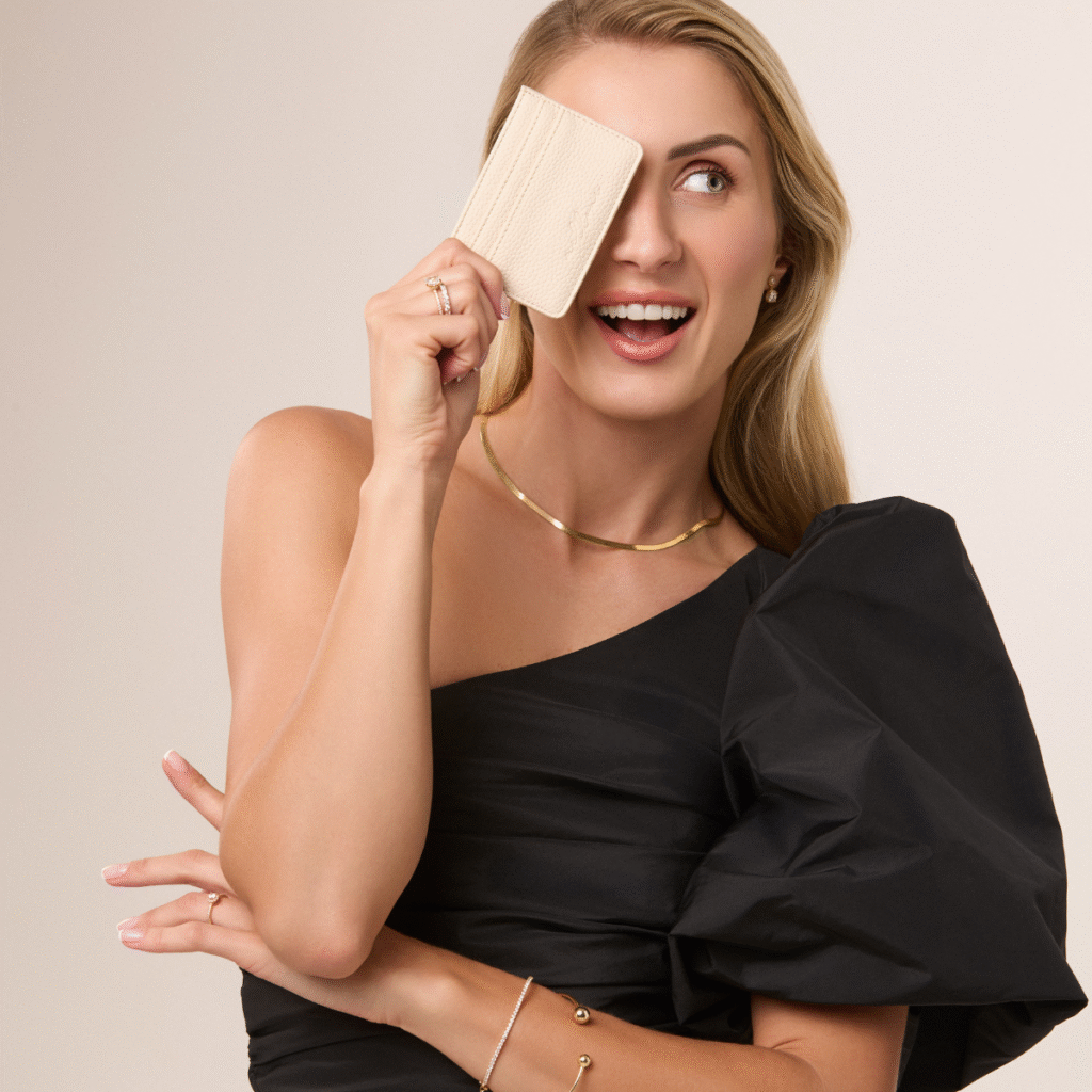 Cardholder w kolorze kremowym z logo Milloni