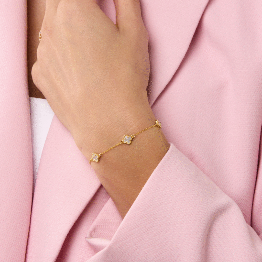 Bransoletka pozłacana z koniczyna marokańska z masą perłową Maroko White