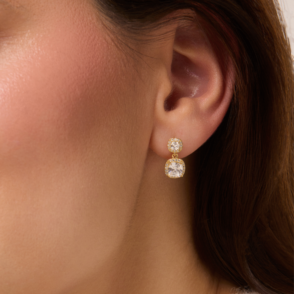 Kolczyki pozłacane na zatyczkę wiszące z cyrkoniami Soleil