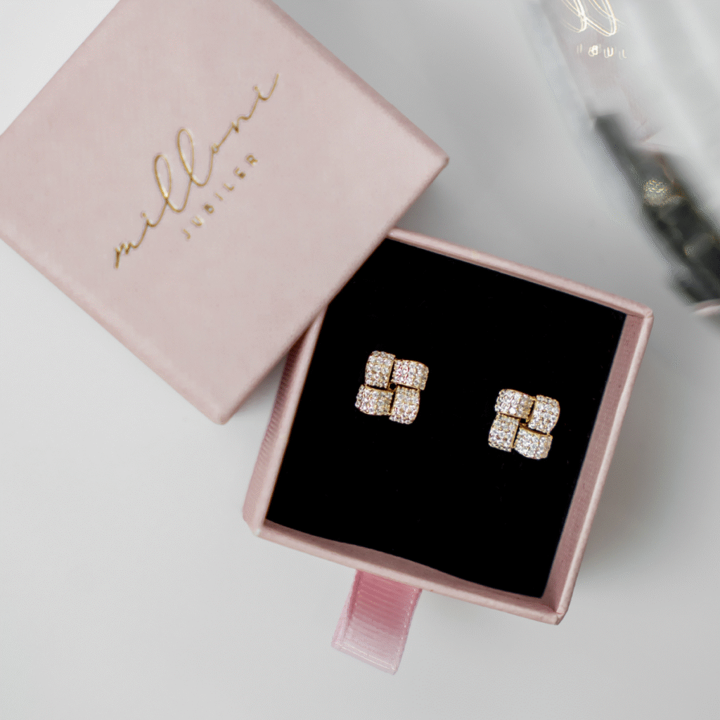 Kolczyki pozłacane na zatyczkę z cyrkoniami Elleore