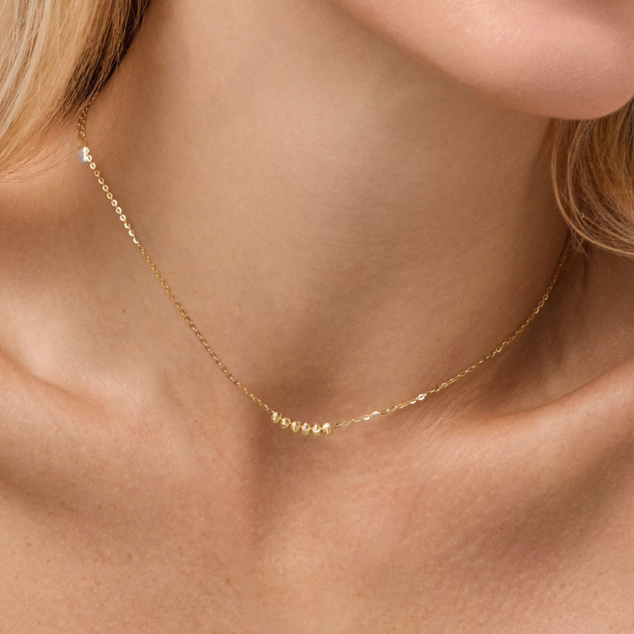 Naszyjnik pozłacany z grawerowanymi kulkami Mirelle