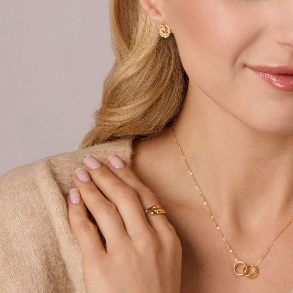 Kolczyki pozłacane z cyrkoniami w formie połączonych kół Ophelia