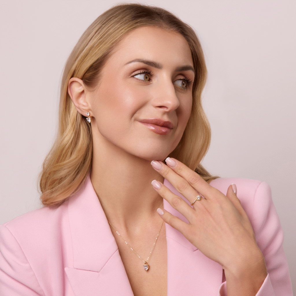 Kolczyki pozłacane na zatyczkę z cyrkoniami w kształcie serca Valentine