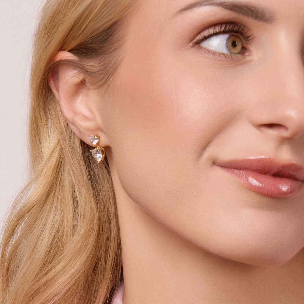 Kolczyki pozłacane na zatyczkę z cyrkoniami w kształcie serca Valentine