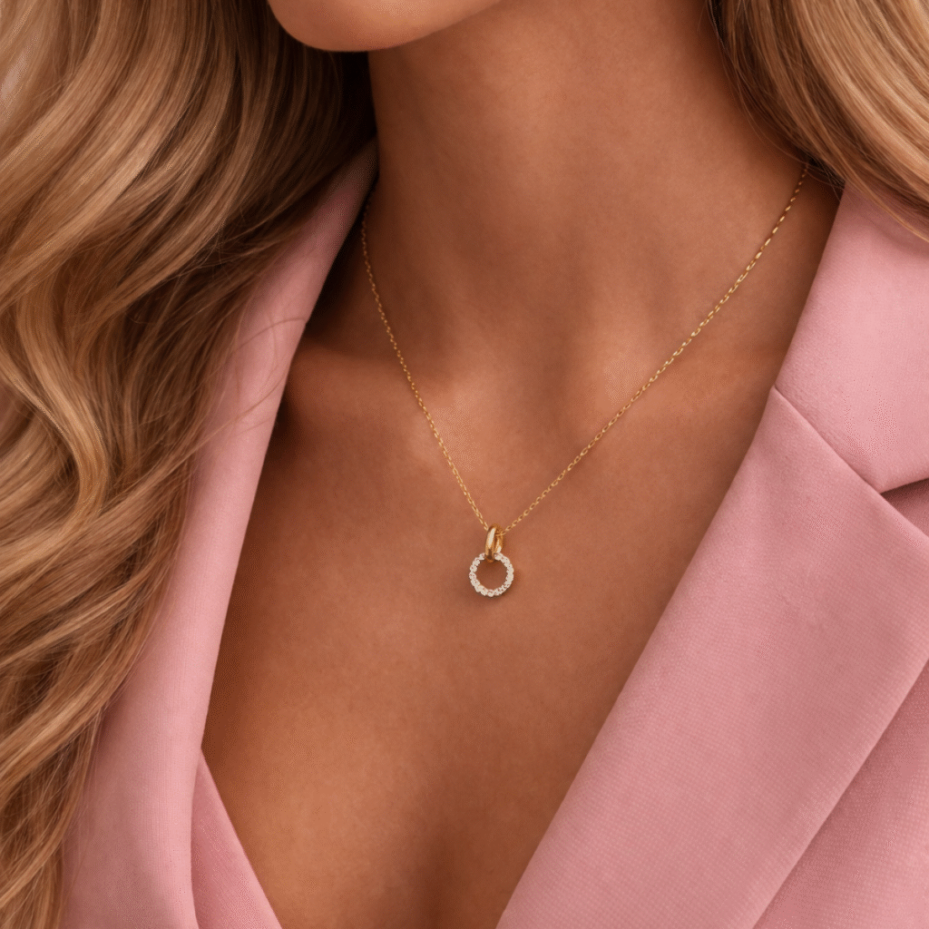 Naszyjnik pozłacany z zawieszką w kształcie koła z cyrkoniami Lusi