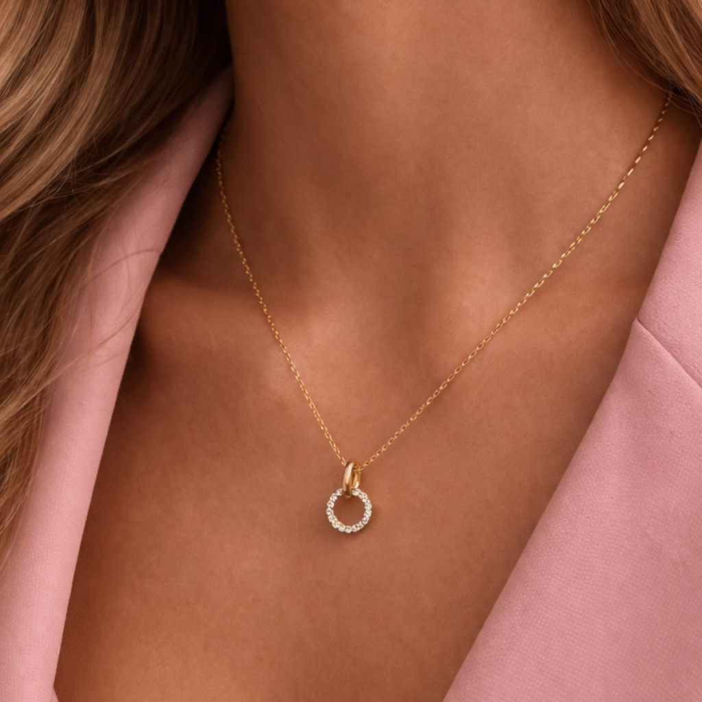 Naszyjnik pozłacany z zawieszką w kształcie koła z cyrkoniami Lusi